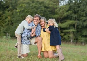 Mom-Dad-and-Kids-Candid-photo