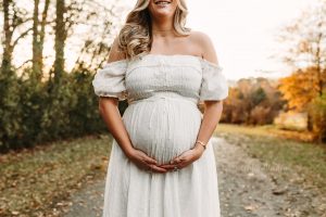 up close bump maternity session