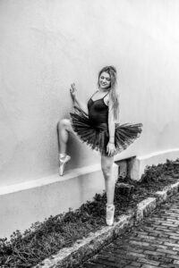 dancer from Roswell having senior photos done in marietta alley